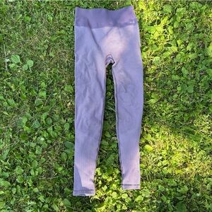 Purple ribbed Casall compression training tights/leggings